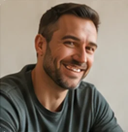 Smaidošs vīrietis